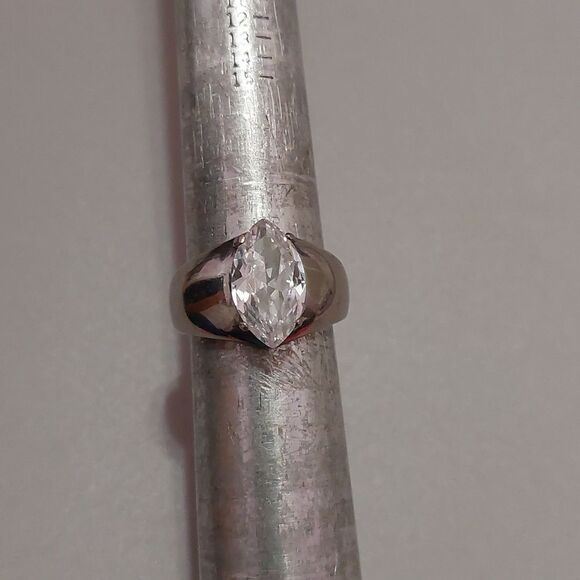 TK316 TUSK Stainless Steel Cubic Zirconia Ring Size 8 - Picture 1 of 7